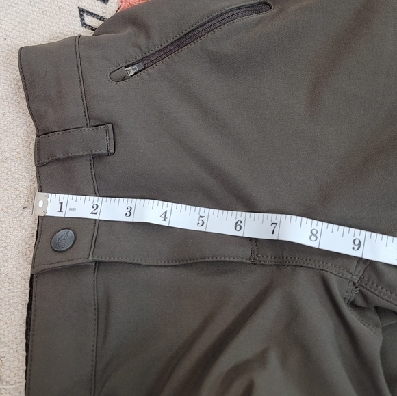 L.L. BEAN BOOT CUT OLIVE GREEN HIKING PANTS, SZ 4 - Picture 12 of 13